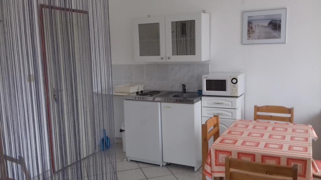 Apartmanhaz Balatonfenyves公寓 外观 照片